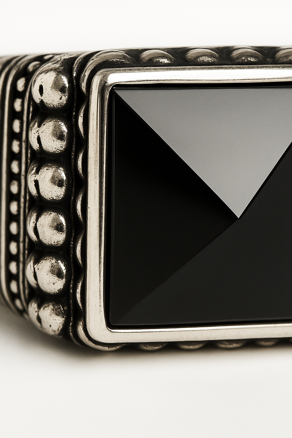 Anillo Étnico con Ónix Facetado