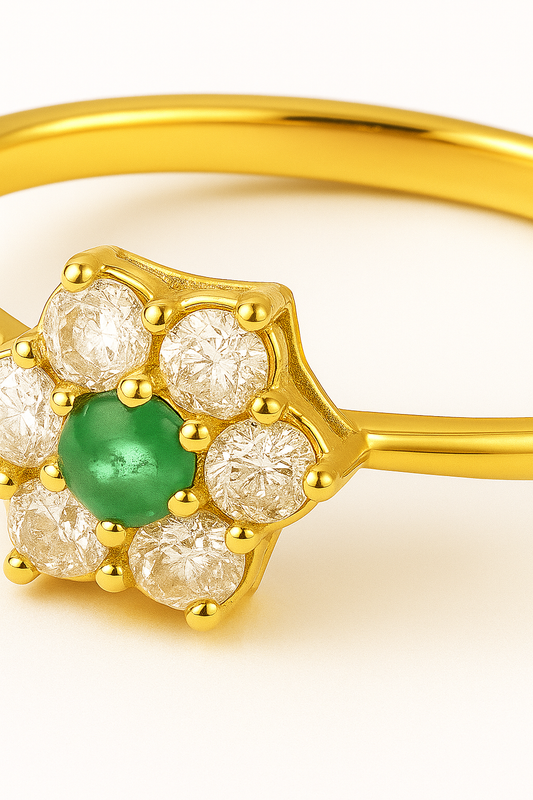 Anillo Evadne en Oro de 18k con Esmeralda y Circones