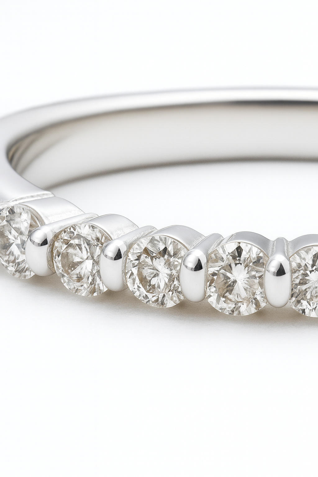 Anillo Media Eternity Modelo Aurelia