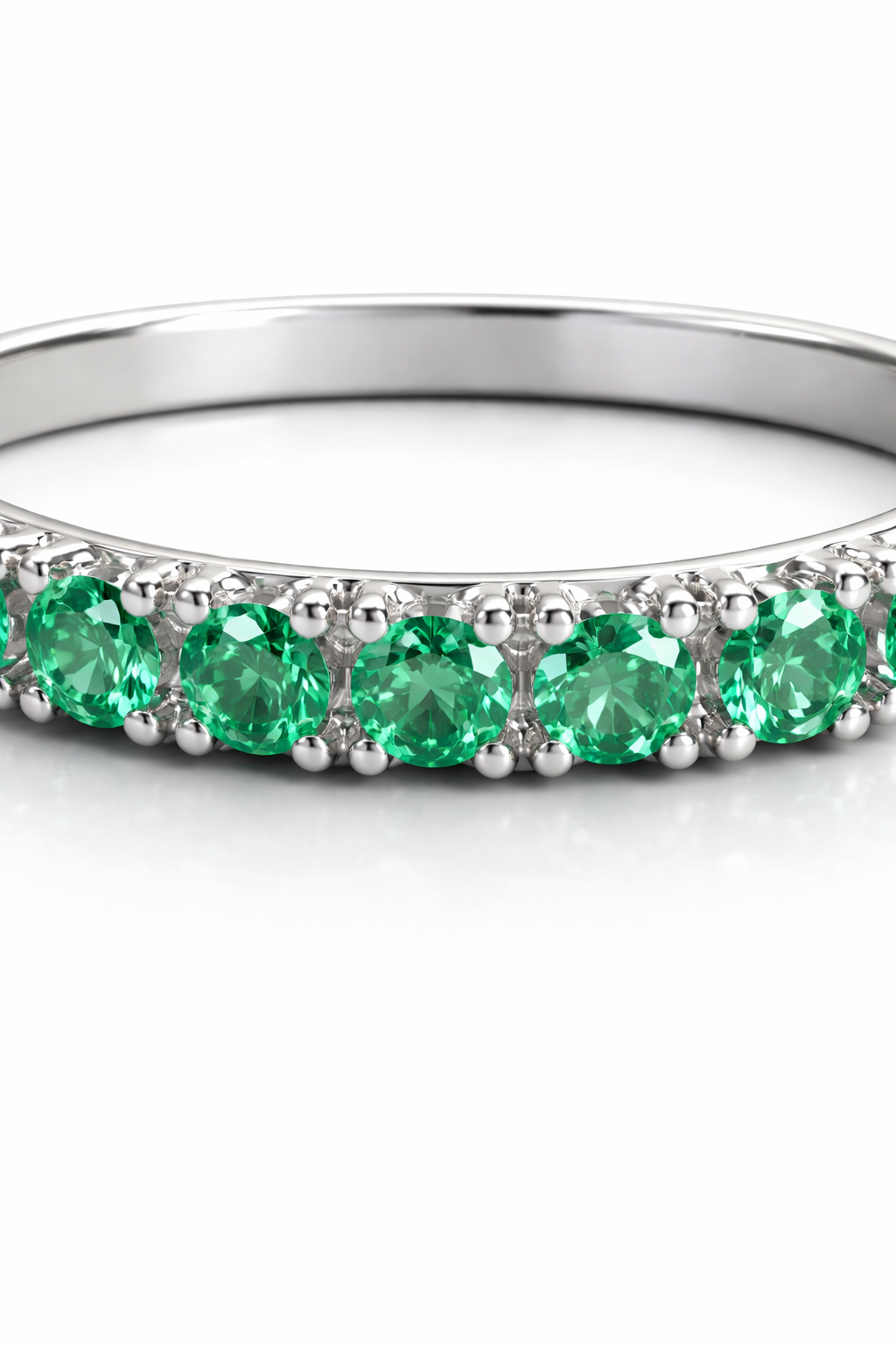 Anillo Oro Blanco con Esmeraldas modelo Emery