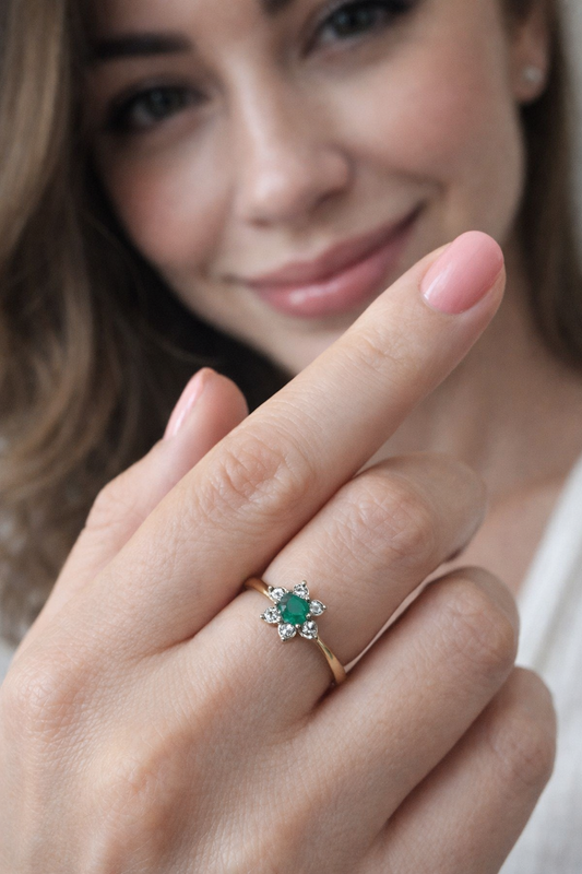 Anillo de Oro 18k modelo Flora