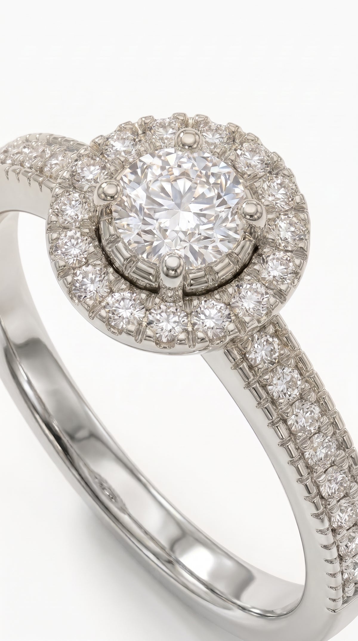 Anillo Halo modelo Seraphine Oro 18k