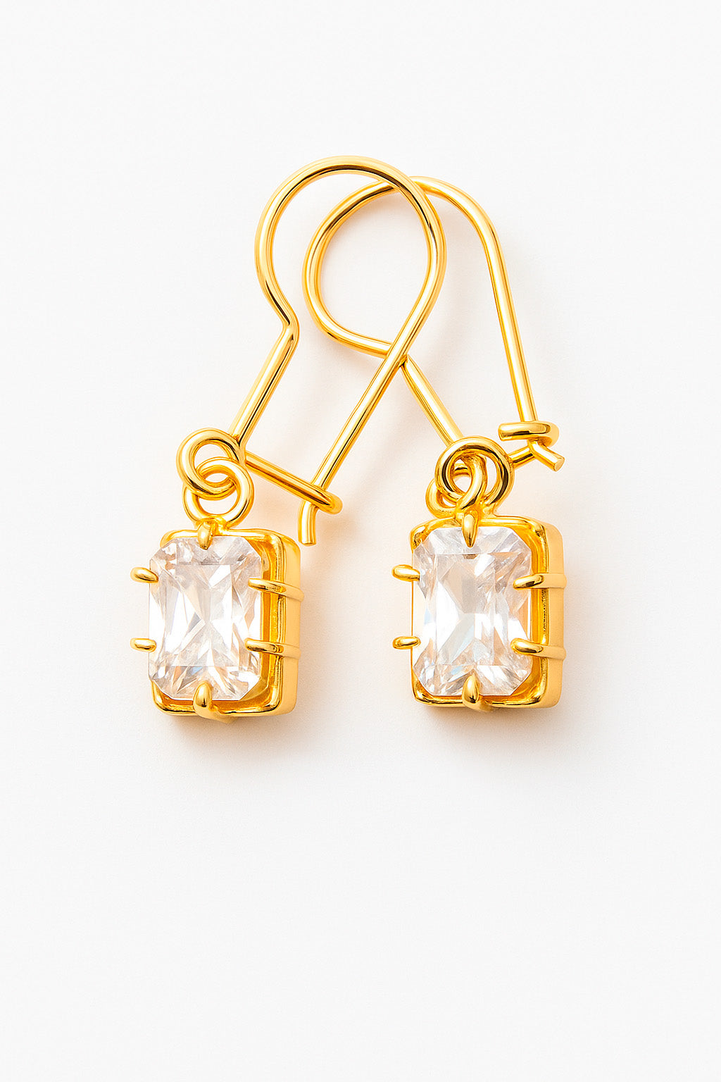 Pendientes con Circón modelo Dhalia Oro 18k