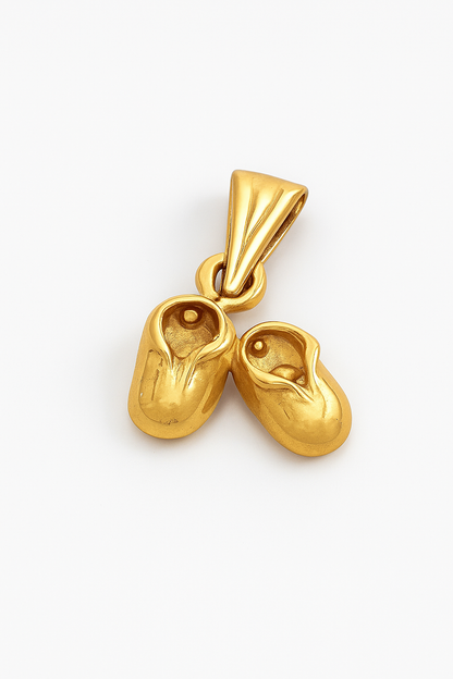 Colgante de Zapatitos Modelo Ternura en Oro 18k