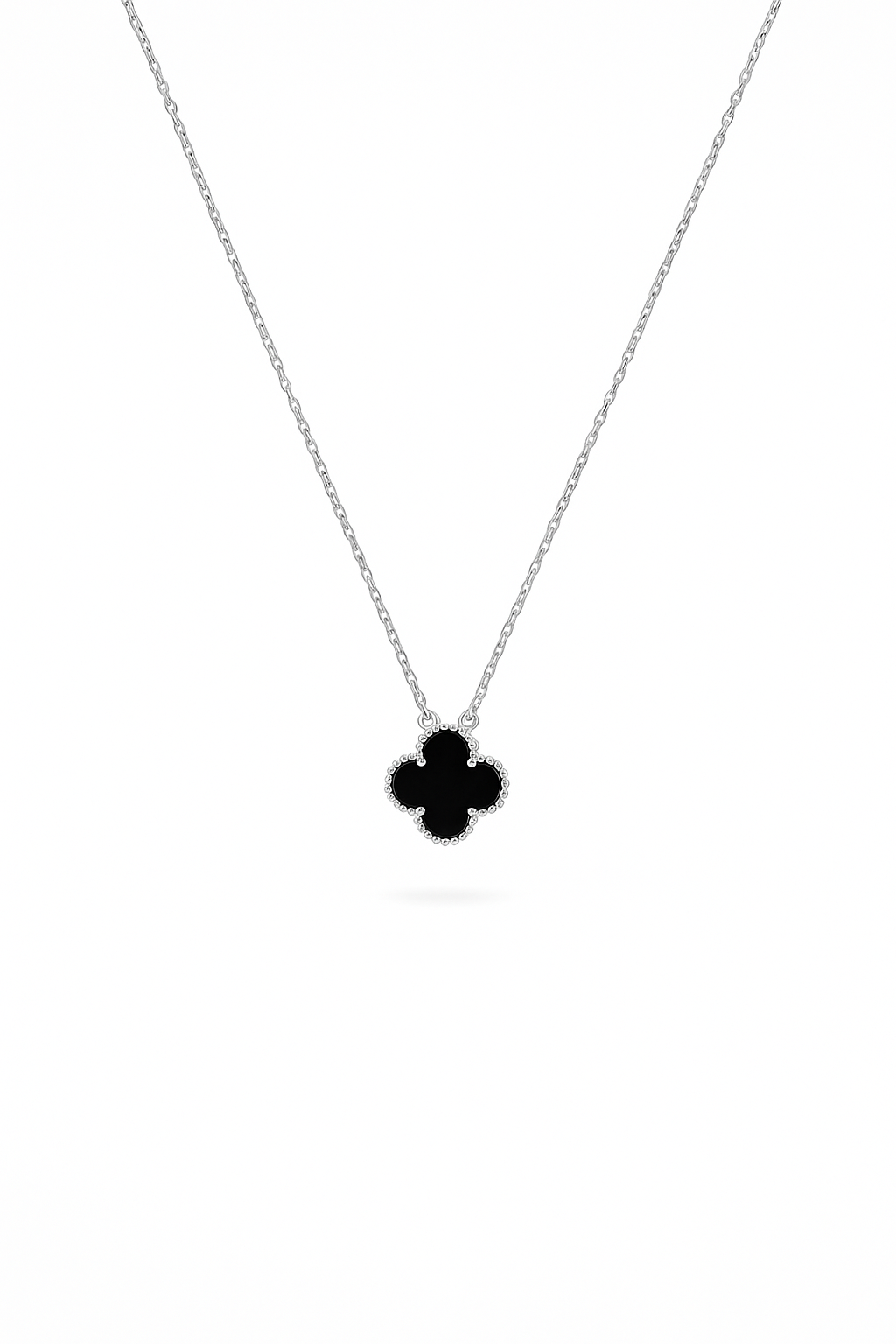 Conjunto Trébol de Ónix modelo Onira