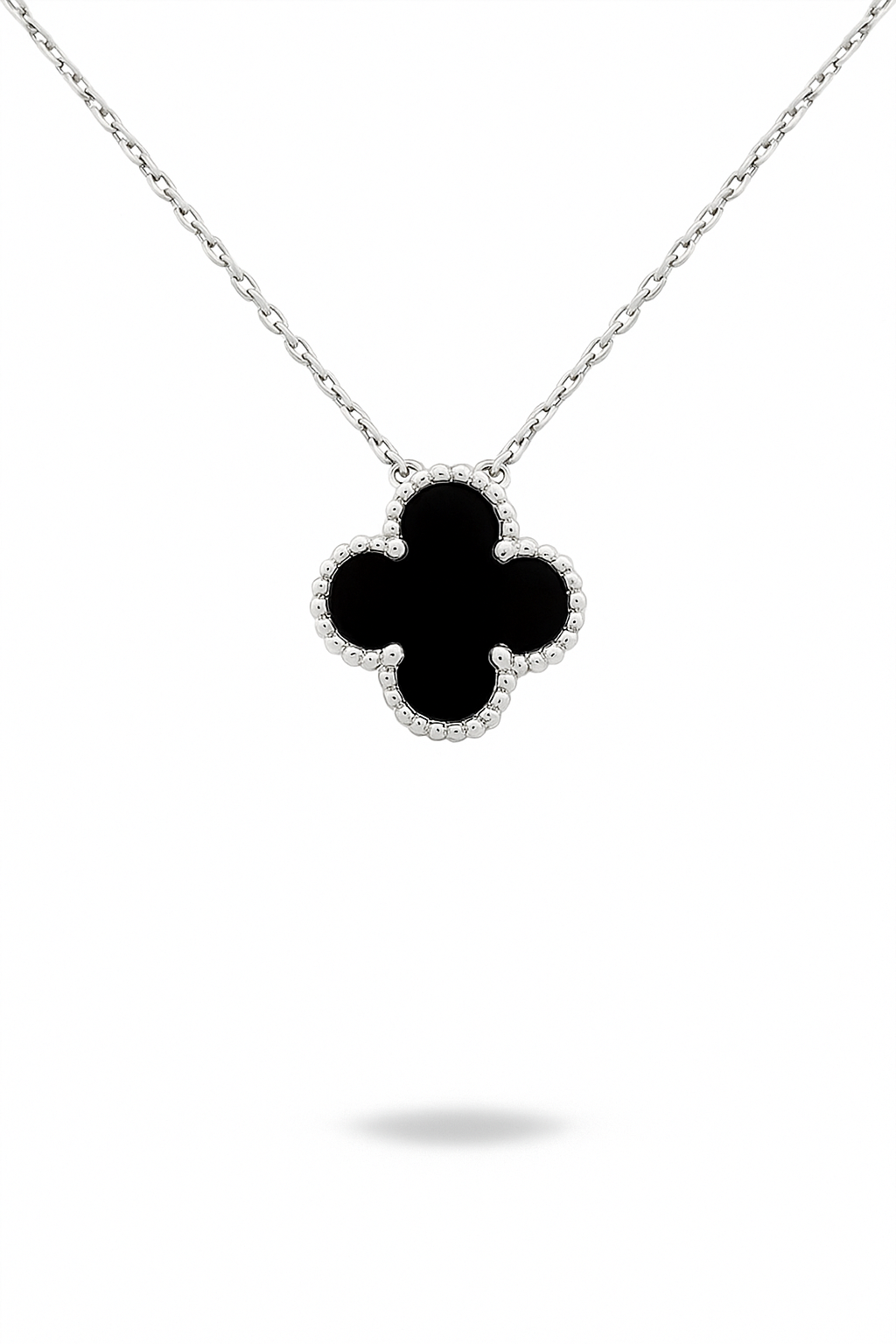 Conjunto Trébol de Ónix modelo Onira