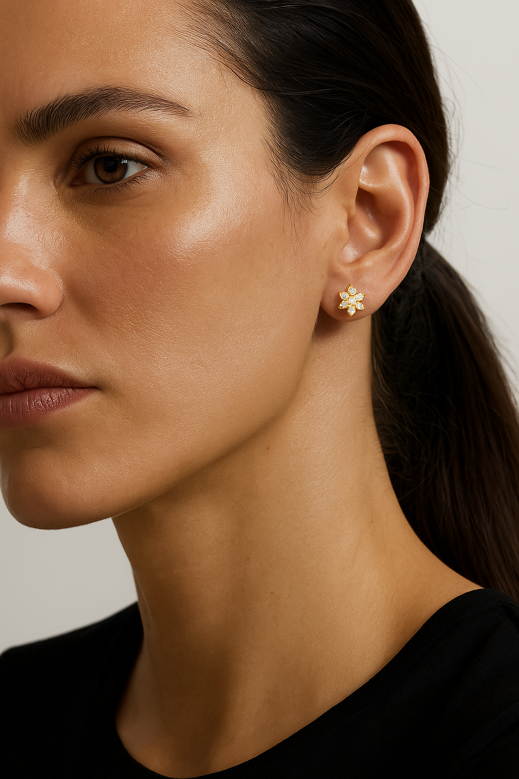 Pendientes Flor de Oro 18k modelo Amaris