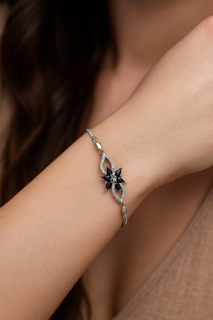 Pulsera Infinito con Circones modelo Evelyn