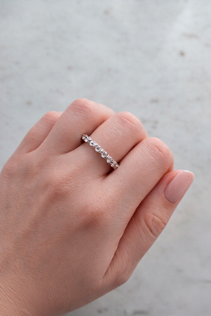 Anillo Media Eternity Modelo Aurelia