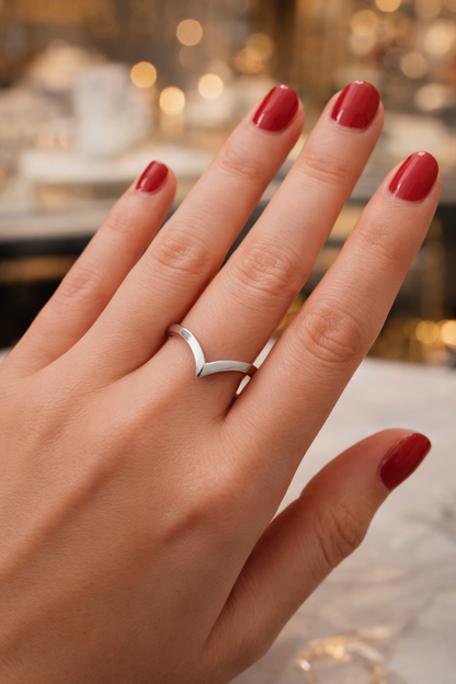 Anillo diseño en V Modelo Niva