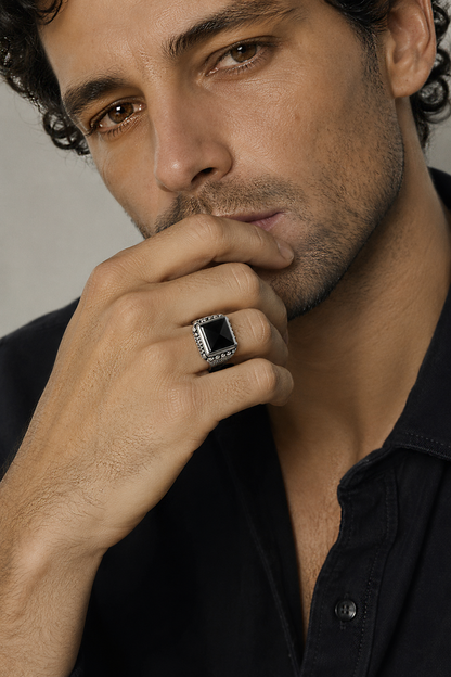 Anillo de Plata modelo Étnico con Ónix