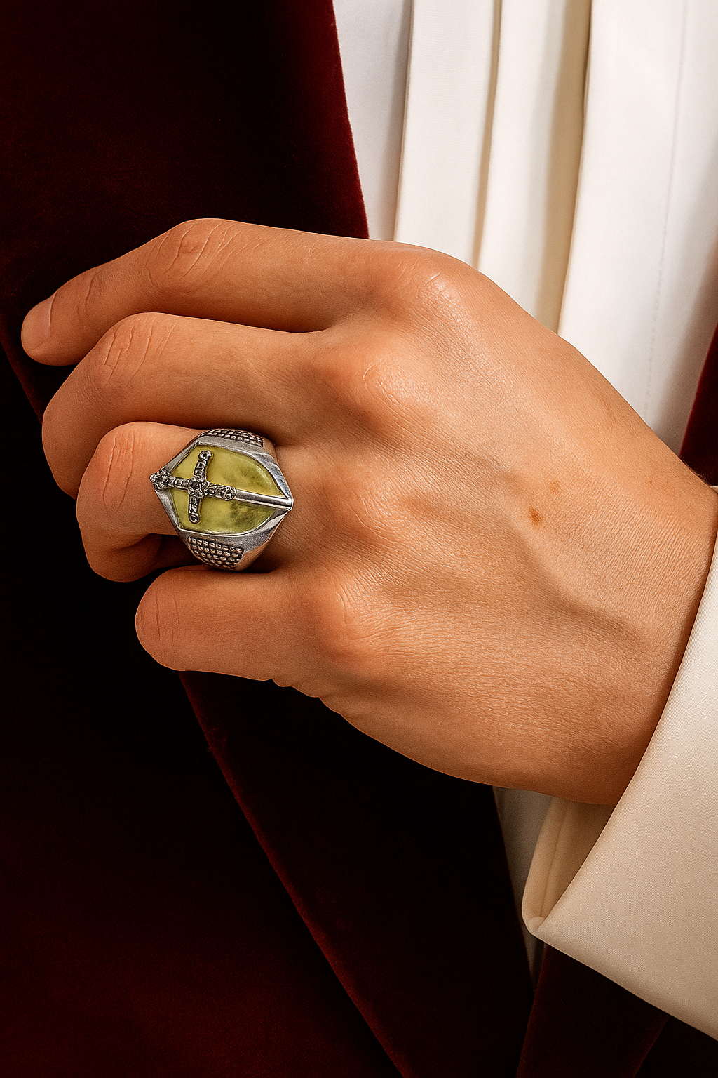 Anillo modelo Escudo y Espada