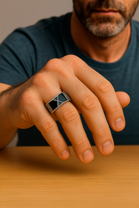 Anillo modelo Infinito de Ónix