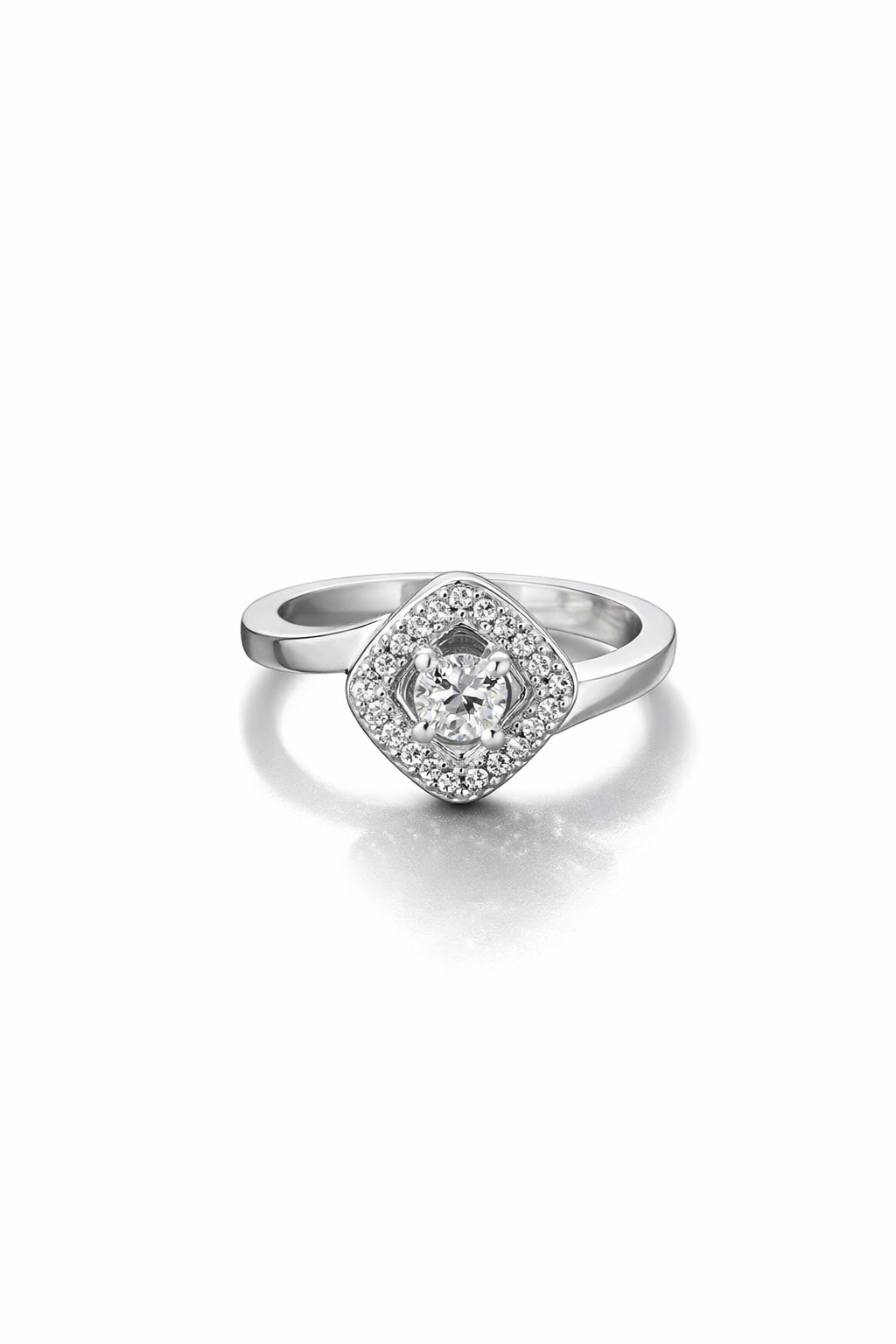 Anillo Halo rectangular modelo Ariana