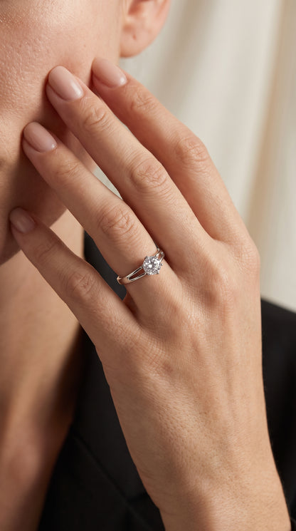 Anillo Solitario modelo Aurora