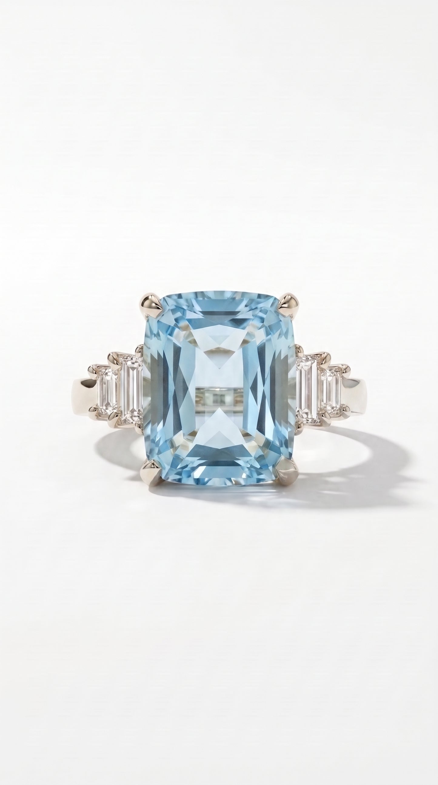 Anillo Brisa · Aguamarina en Oro 18k