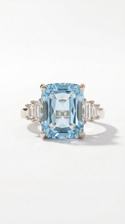 Anillo Brisa · Aguamarina en Oro 18k