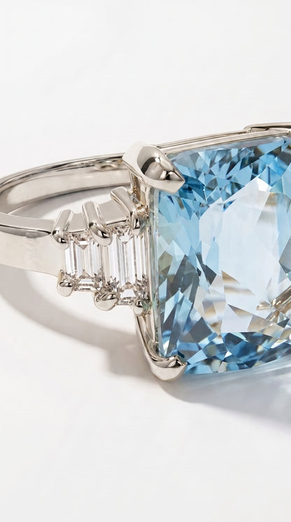 Anillo Brisa · Aguamarina en Oro 18k