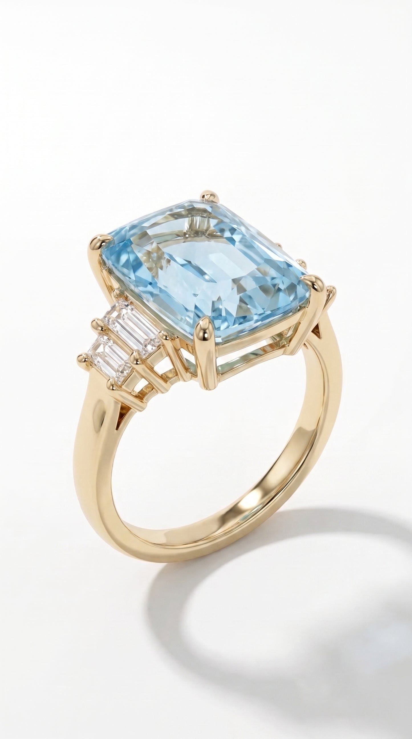 Anillo Brisa · Aguamarina en Oro 18k