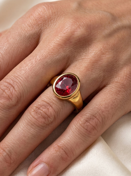 Anillo Carmín · Rubí Oval en Oro Amarillo 18k · Unisex
