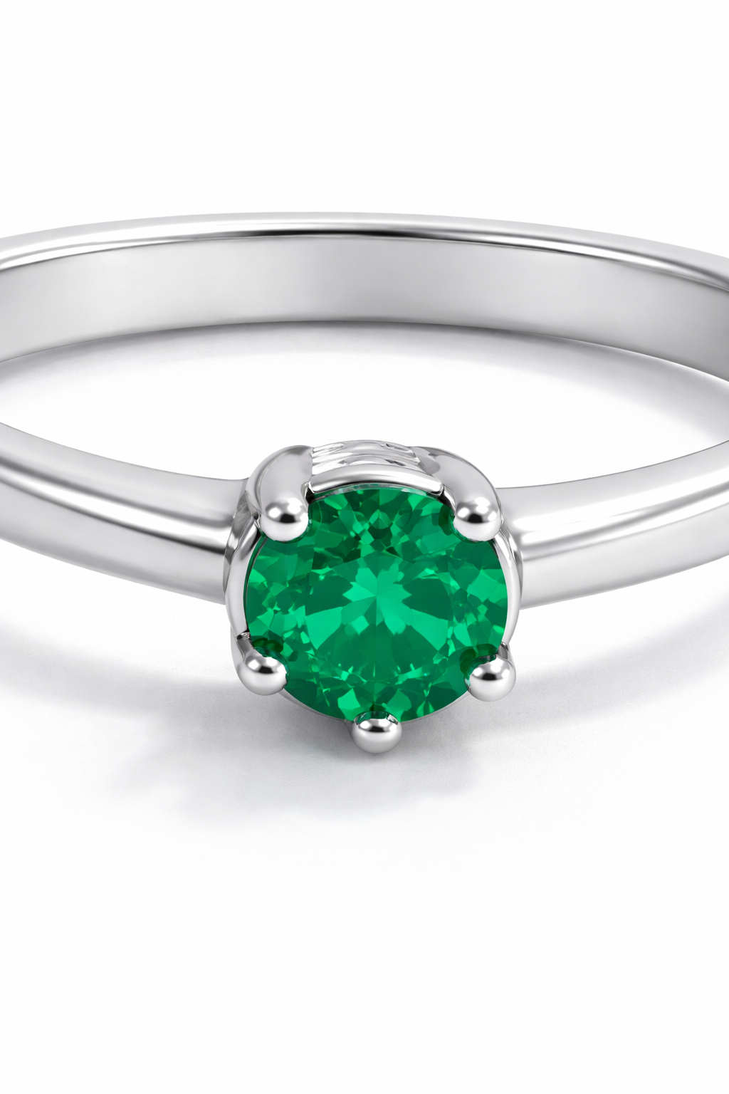 Anillo Solitario Oro Blanco y Esmeralda