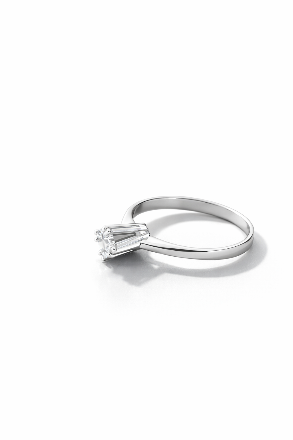 Anillo Solitario Oro Blanco 18k modelo Vera