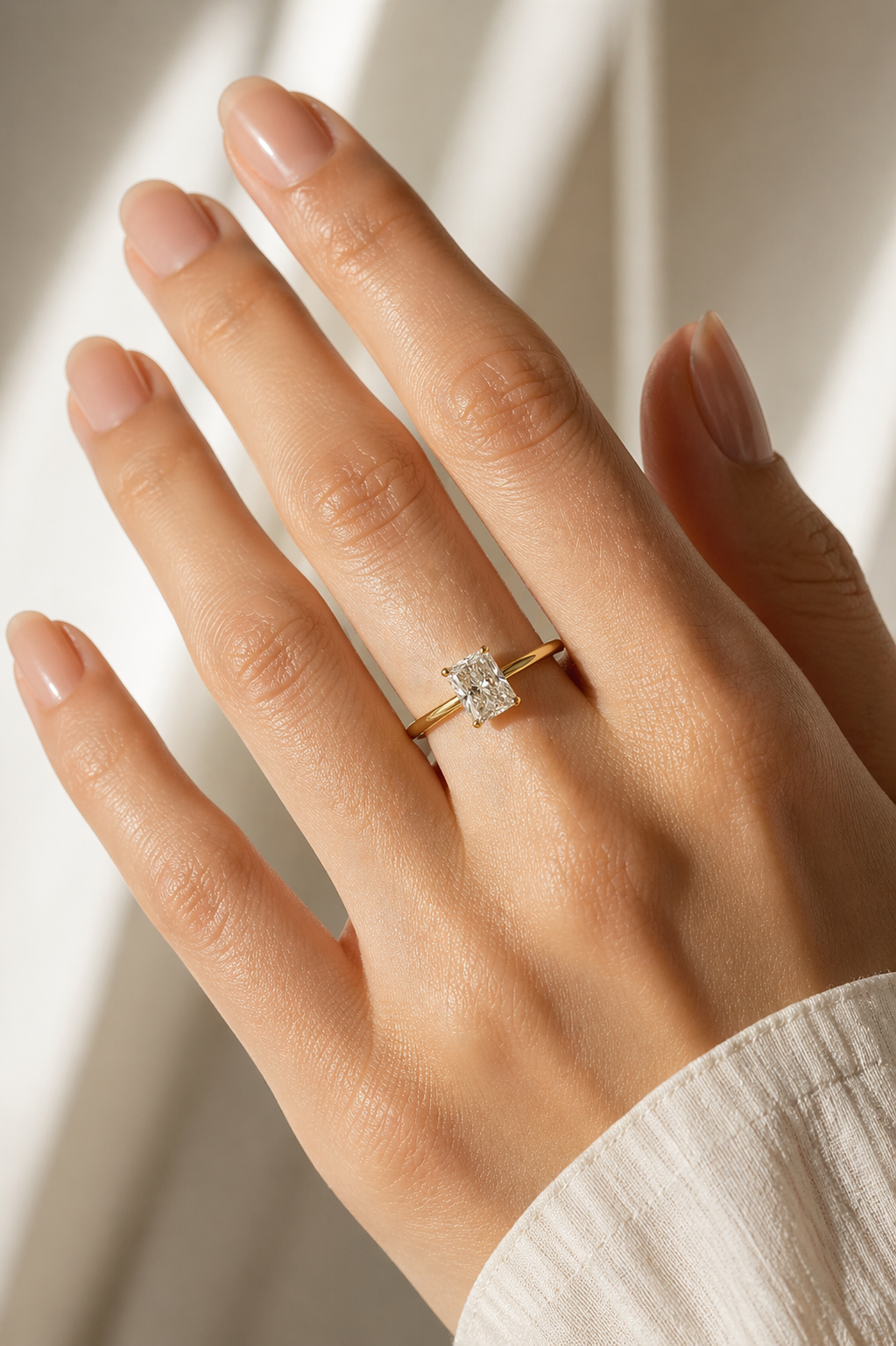 Anillo Solitario Radiante modelo Eleonor Oro 18k