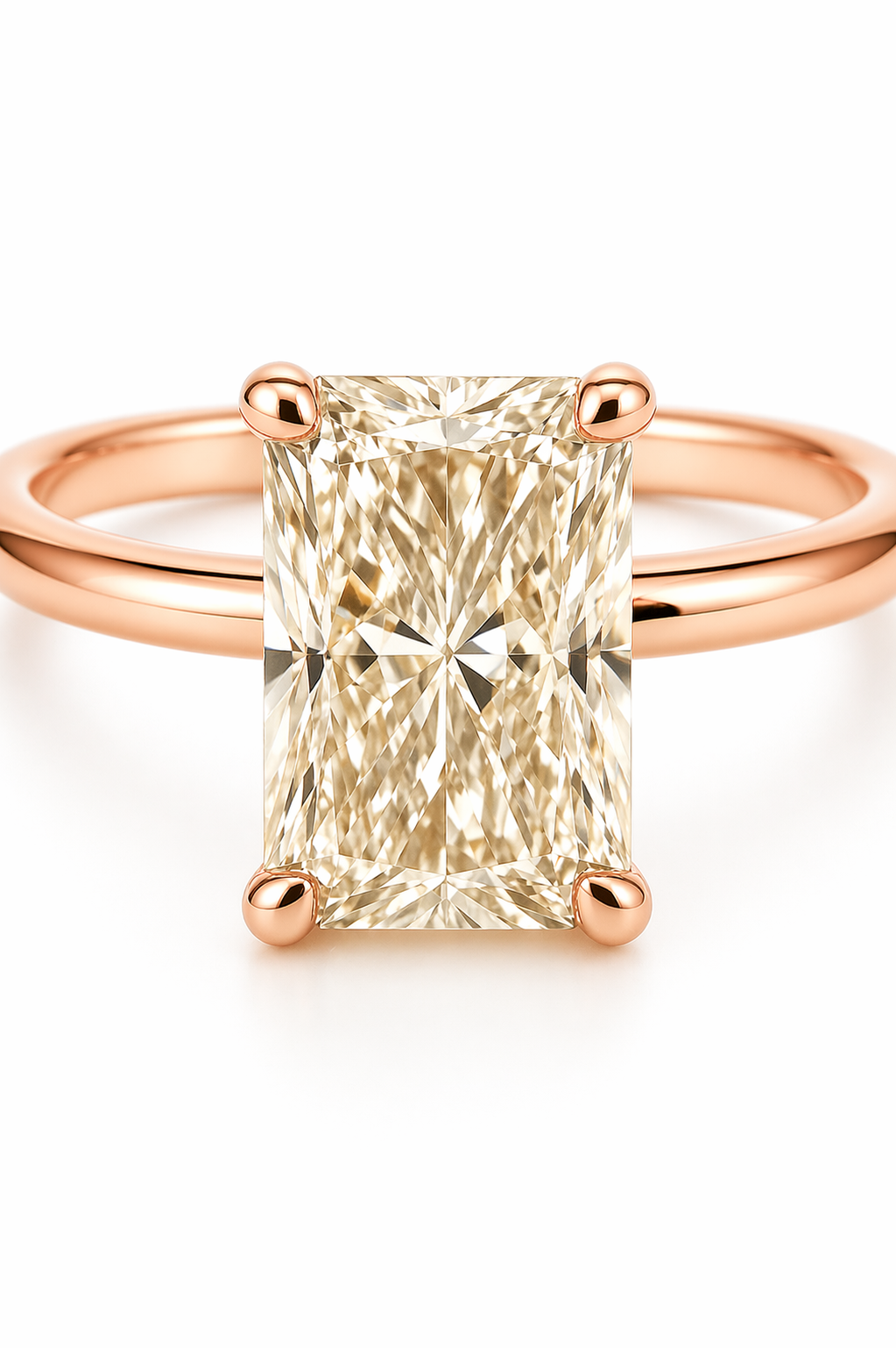 Anillo Solitario Radiante modelo Eleonor Oro 18k
