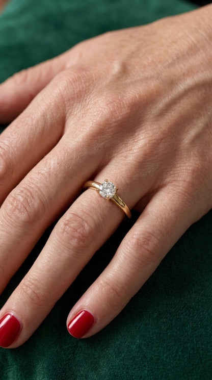 Anillo Solitario modelo Elara Oro 18k