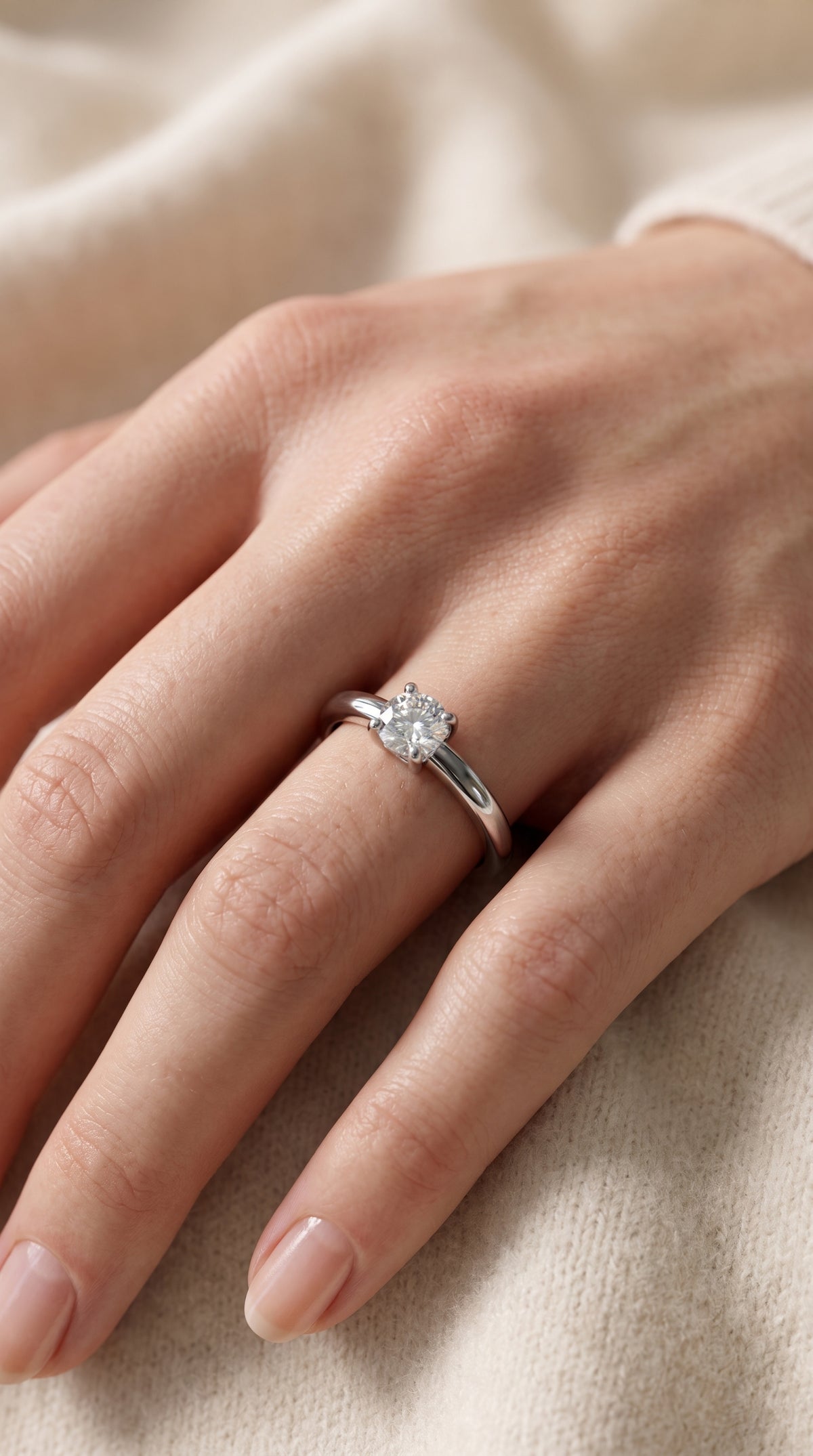 Anillo Solitario modelo Elara Oro 18k