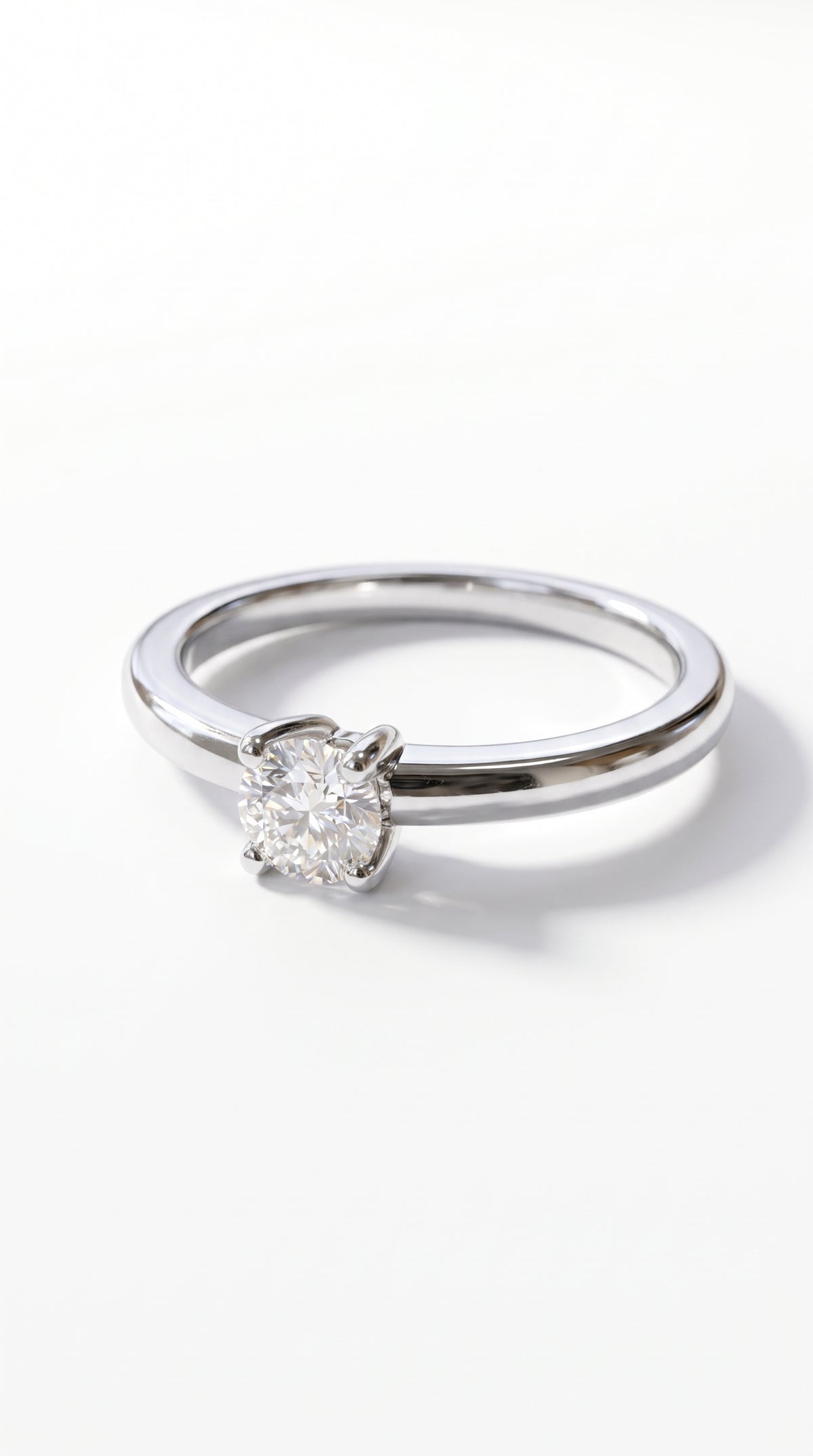 Anillo Solitario modelo Elara Oro 18k
