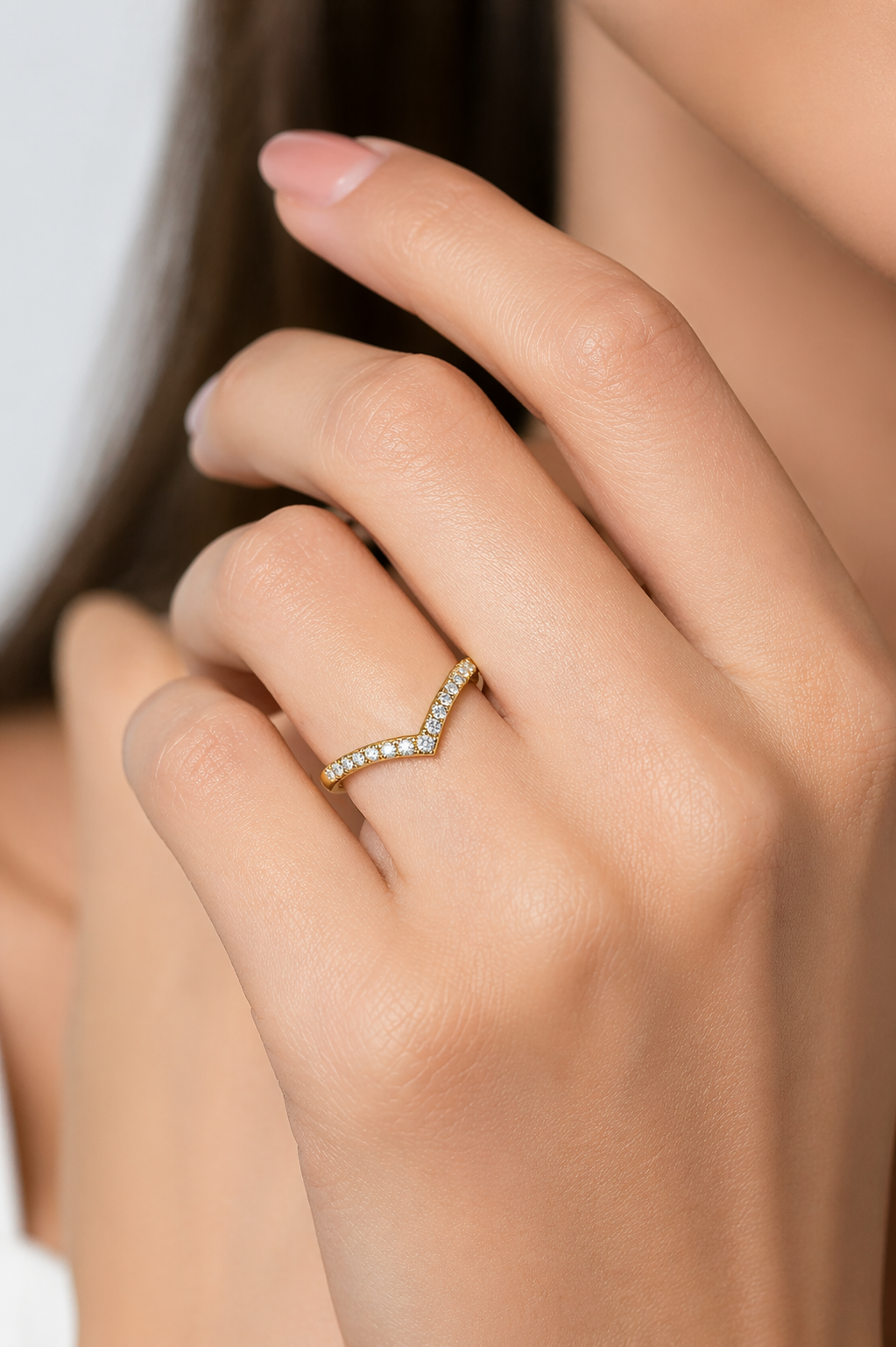Anillo "V" modelo Valerie Oro 18k