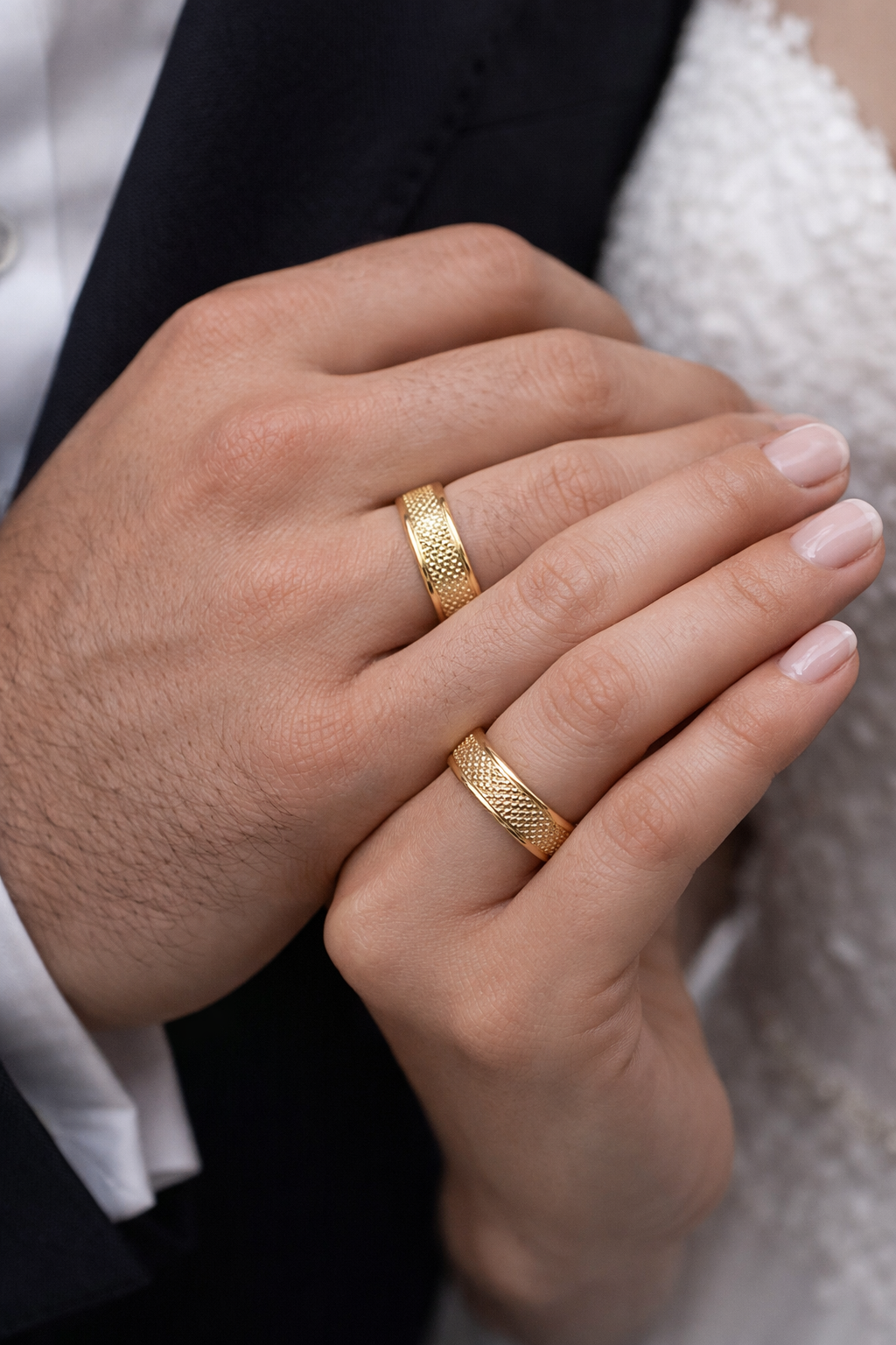 Argollas Oro 18k modelo Vertex