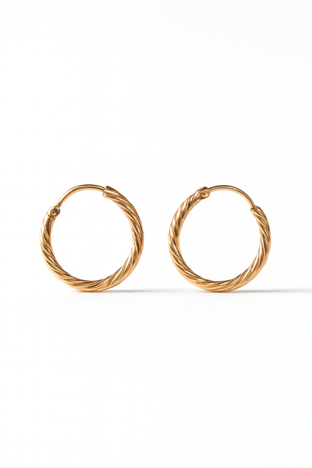 Aros Argollas de Oro 18K modelo Nysa
