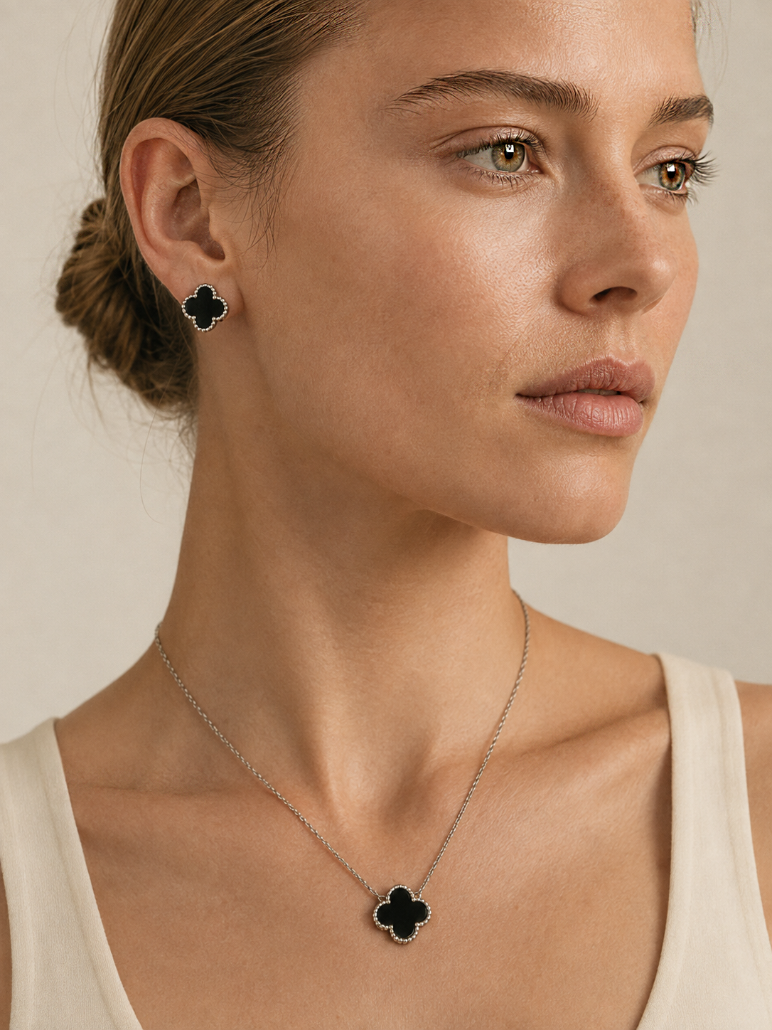 Conjunto Trébol de Ónix modelo Obsidia