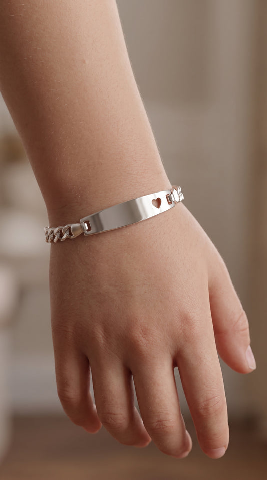 Pulsera  modelo Sorel con Corazón calado