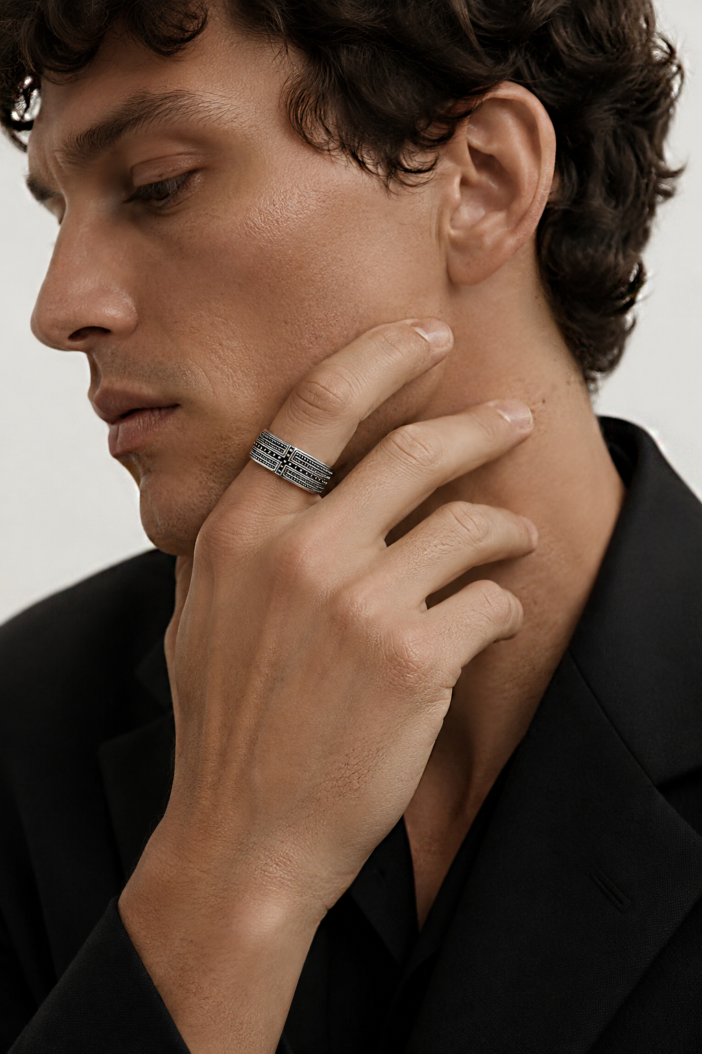Anillo de Plata modelo Cruz de Circones